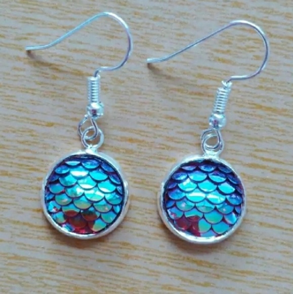 🔥SALE!🔥💥NEW!💥MERMAID DANGLE EARRINGS!💥 - Picture 5 of 7